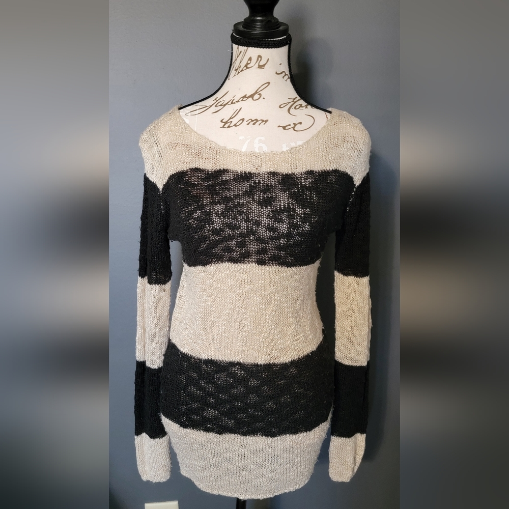 Deb Long Sleeved Sweater
